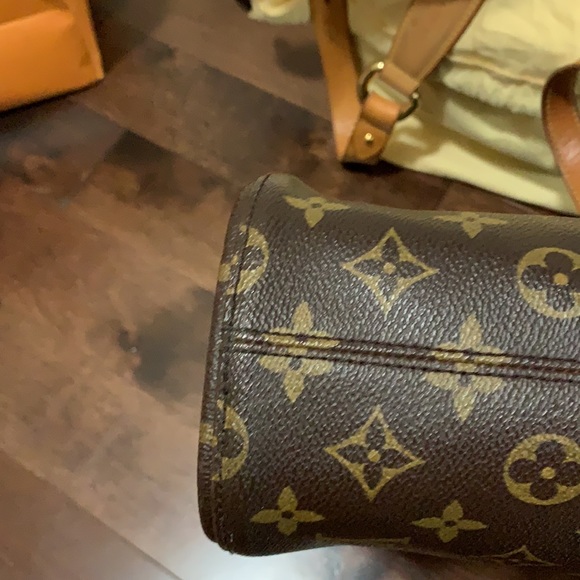 Louise Vuitton shoulder bag made in USA - Picture 9 of 10